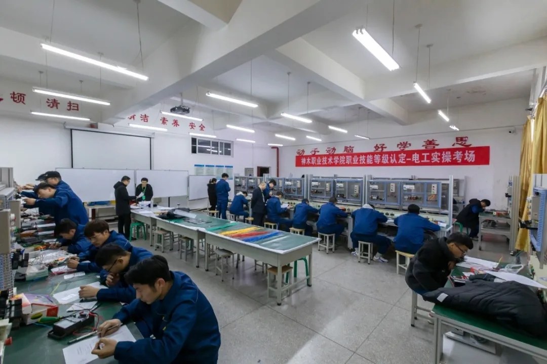 365上市公司官网首次职业技能等级认定工作顺利开展